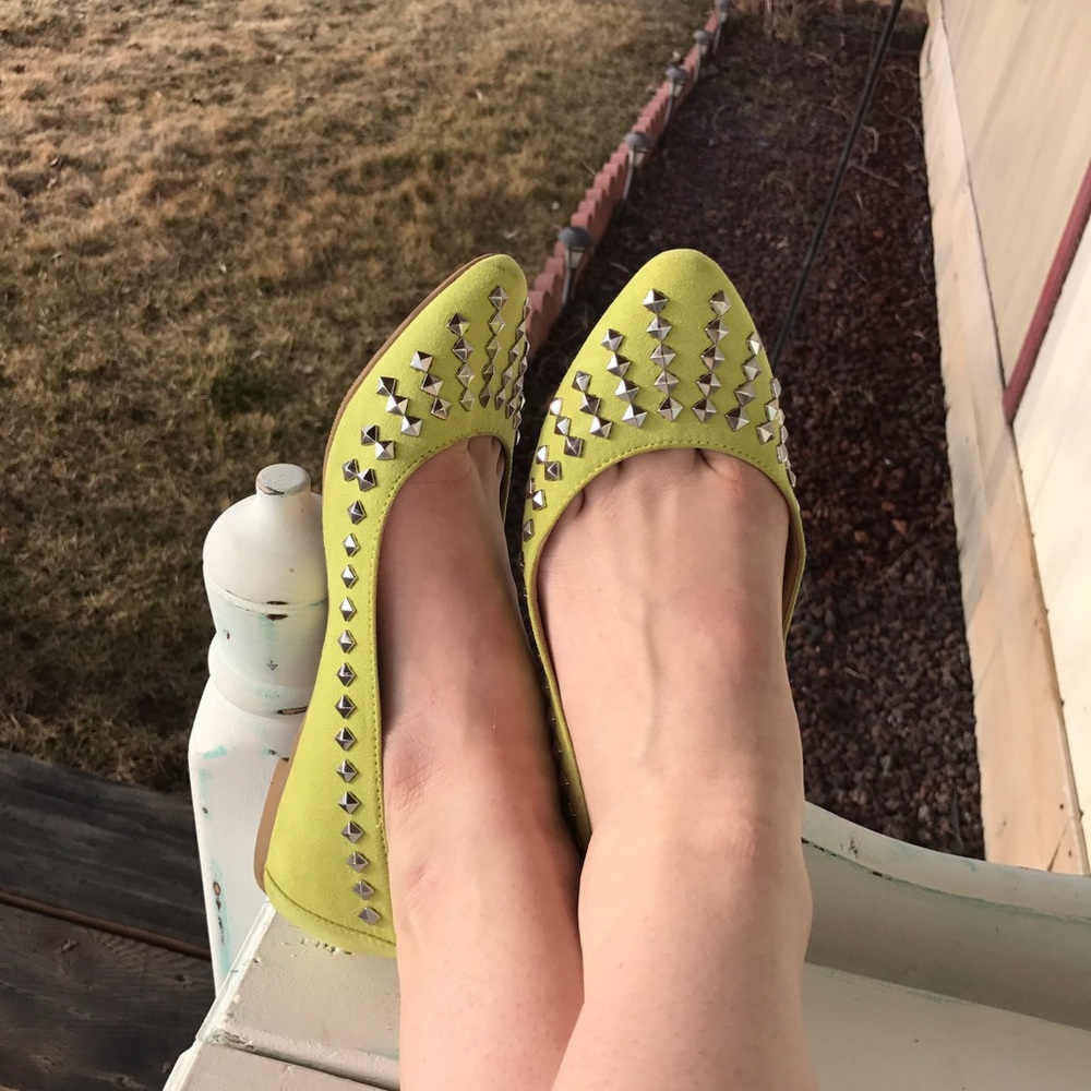 Trendy Forever 21 Pyramid Studded Green Ballet Flats size 7